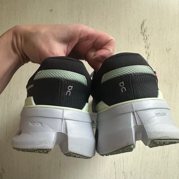 On Cloud Women's Cloudrunner 2 Shadow Lima Size 9 Running Shoe - Picture 7 of 11